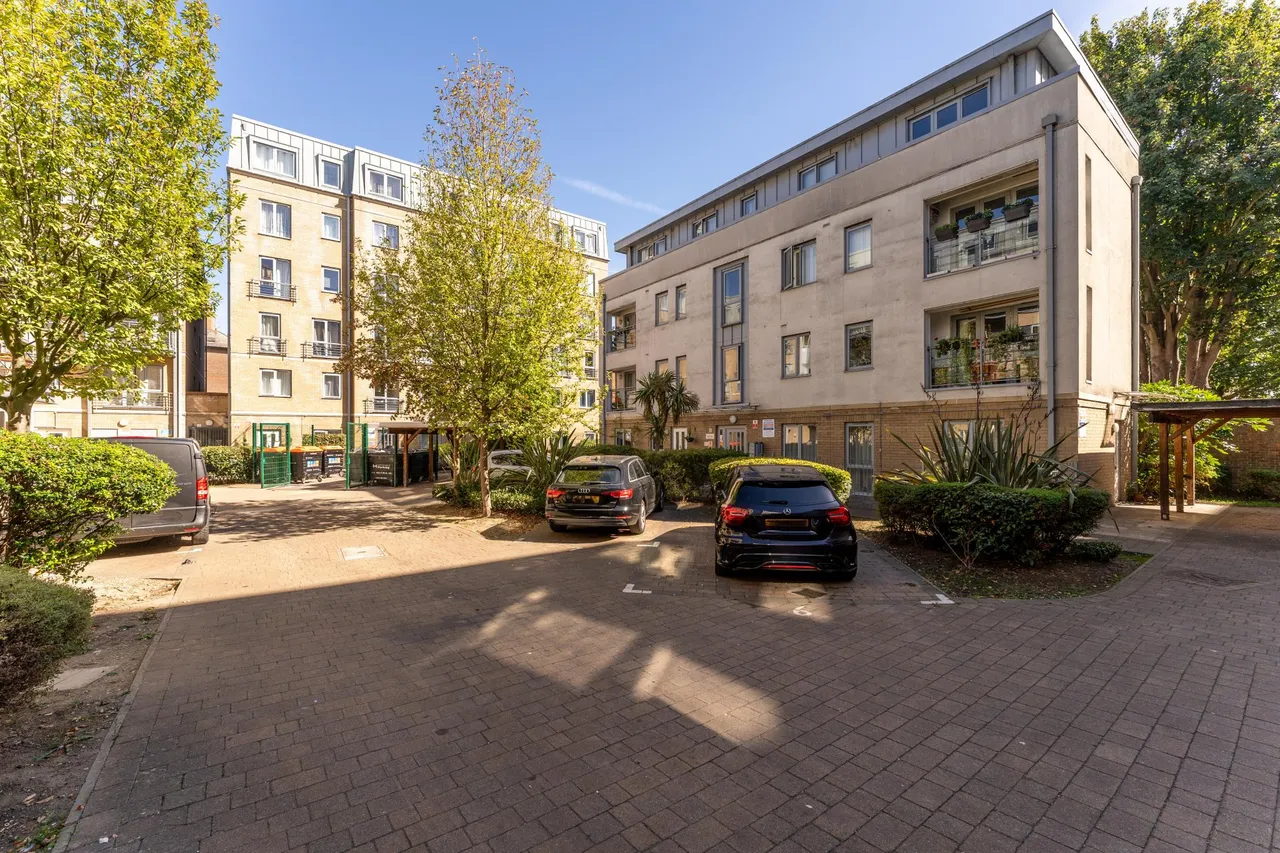 Princes Close, London, N4, photo 23