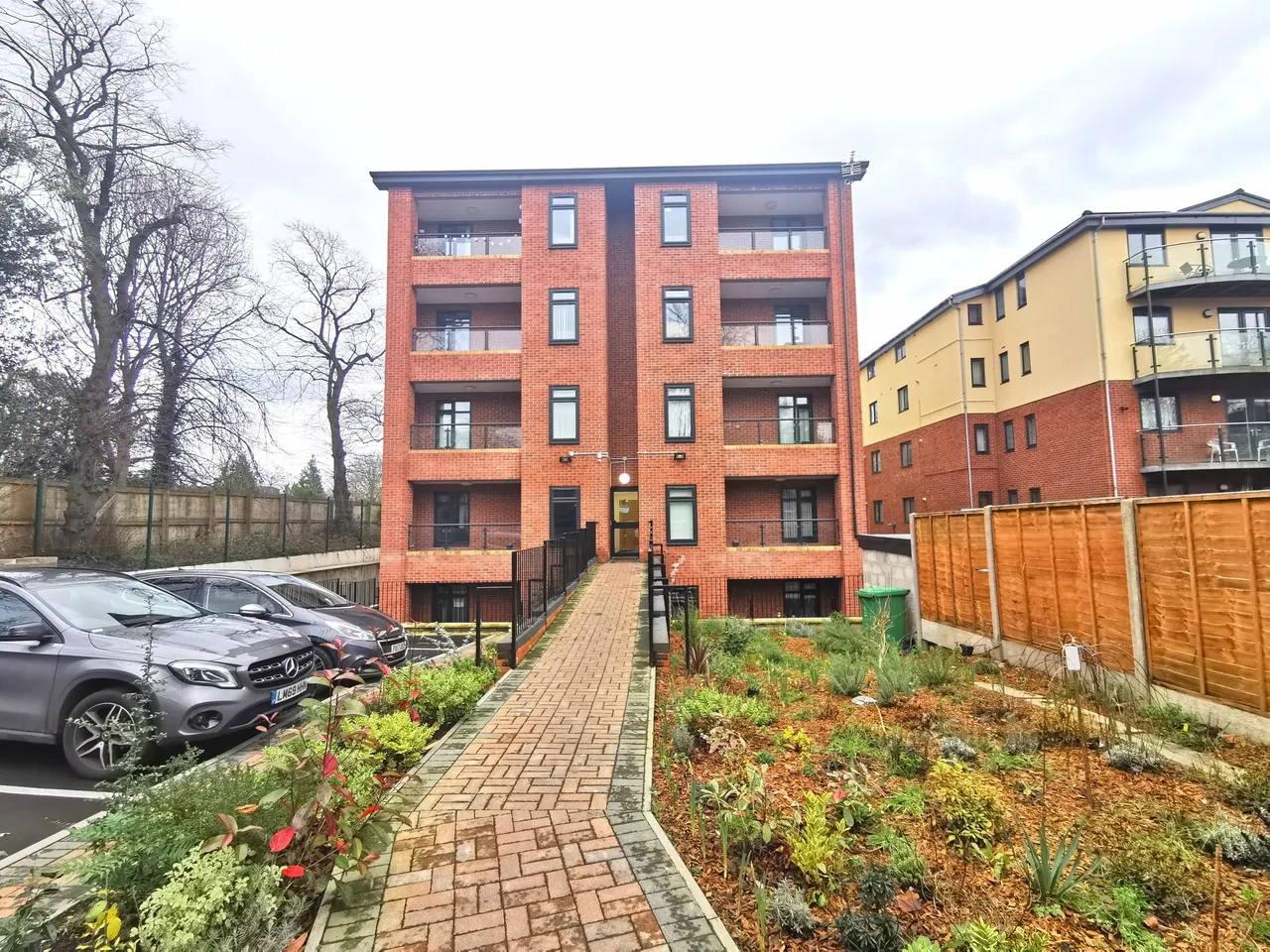 2 bed flat to rent, Upper Chorlton Road, M16