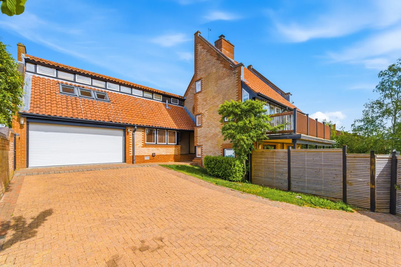 5 bed house for sale — Thorneycroft Lane, Downhead Park, Milton Keynes, Milton Keynes, MK15 9BB