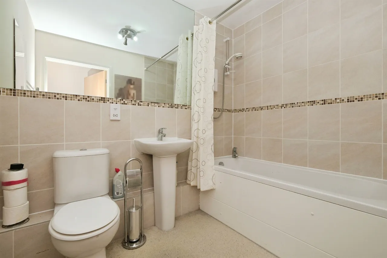 St Botolphs Road, Worthing, BN11, photo 11