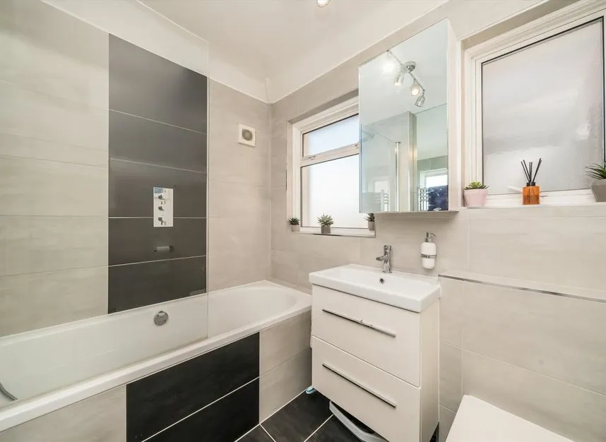 Grand Avenue, Surbiton, KT5, photo 9