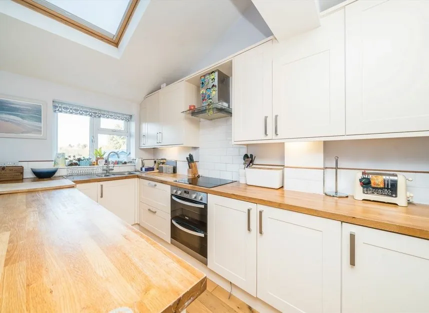 Grand Avenue, Surbiton, KT5, photo 3