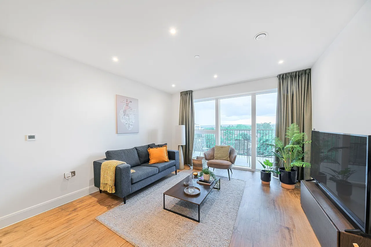 Flat 38, Amaryllis House, London, photo 2