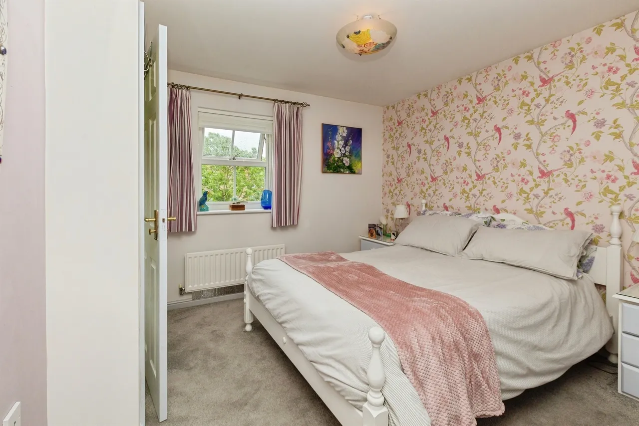 Lodge Path, Aylesbury, photo 7