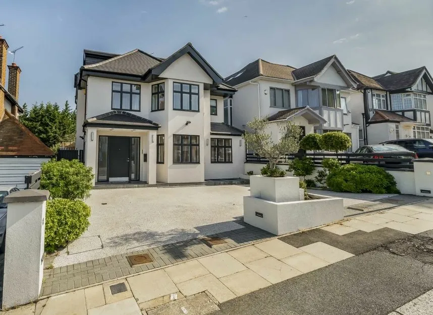 Edgeworth Crescent, Hendon, NW4, photo 2