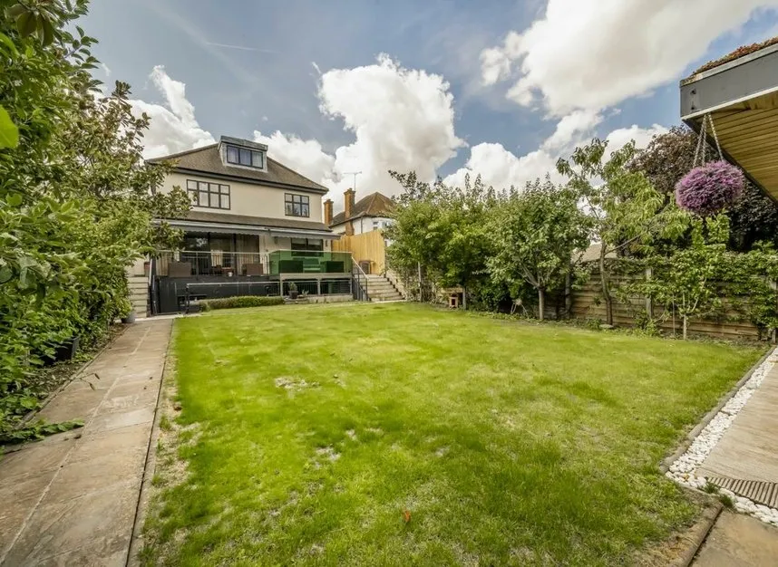 Edgeworth Crescent, Hendon, NW4, photo 11