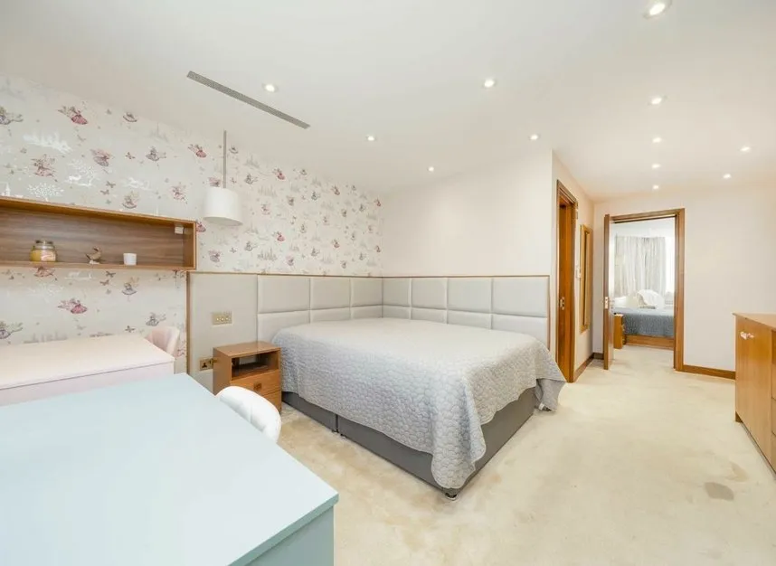 Edgeworth Crescent, Hendon, NW4, photo 9