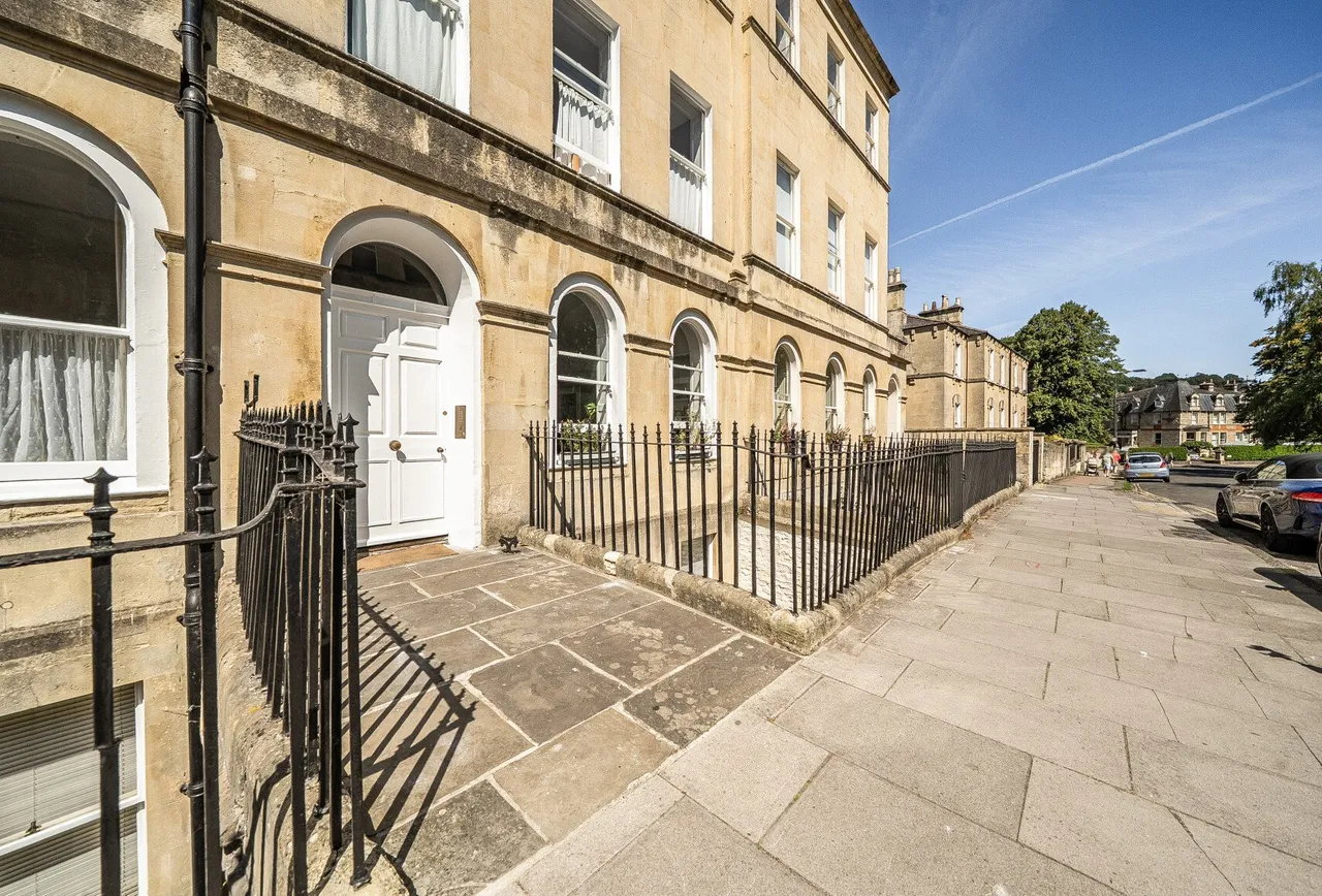 1 bed flat for sale — Henrietta Street, Somerset, BA2 6LW
