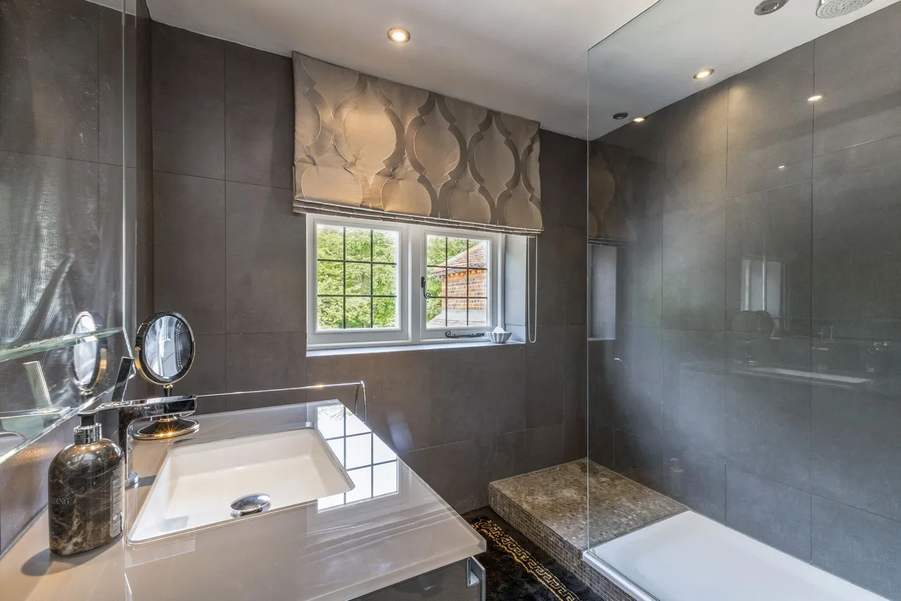 Church Road, Penn, HP10, photo 12