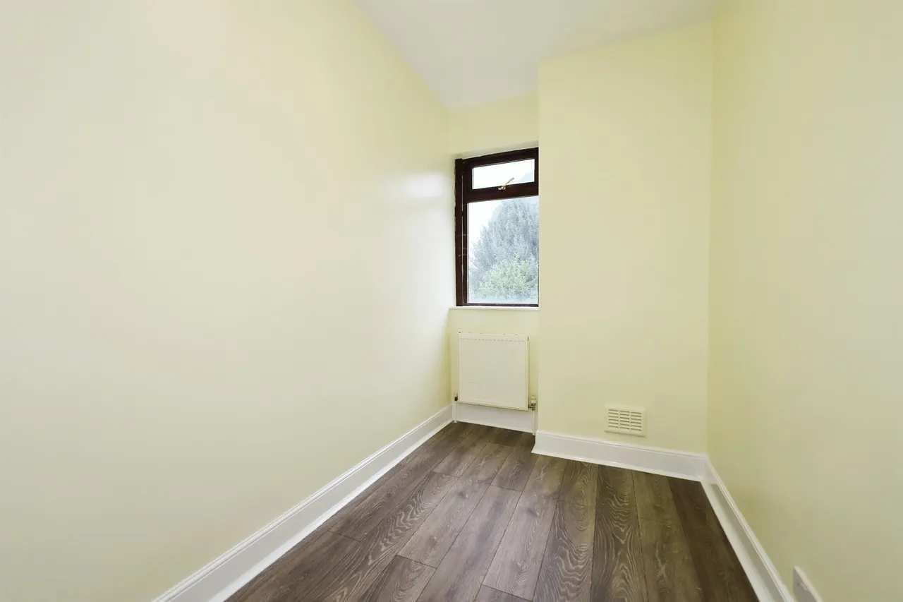 Powell Street, Park Village, WV10, photo 10