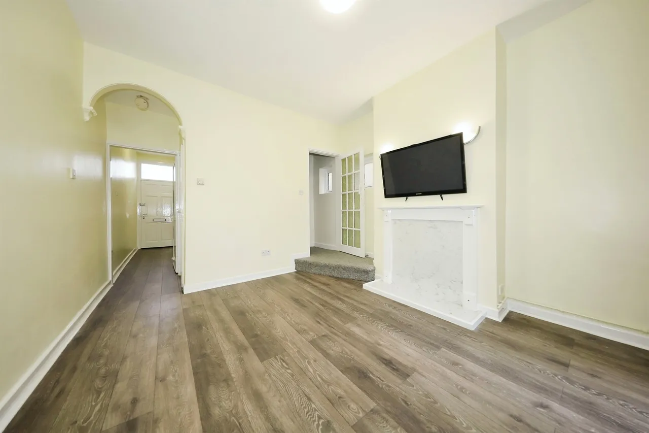 Powell Street, Park Village, WV10, photo 6