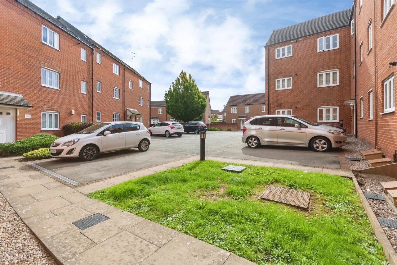 1 bed flat for sale, Wharf Lane, Solihull, B91
