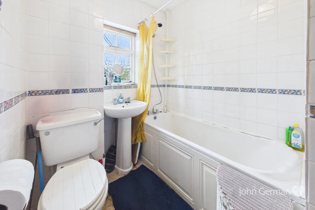 Malthouse Road, Alton, photo 13
