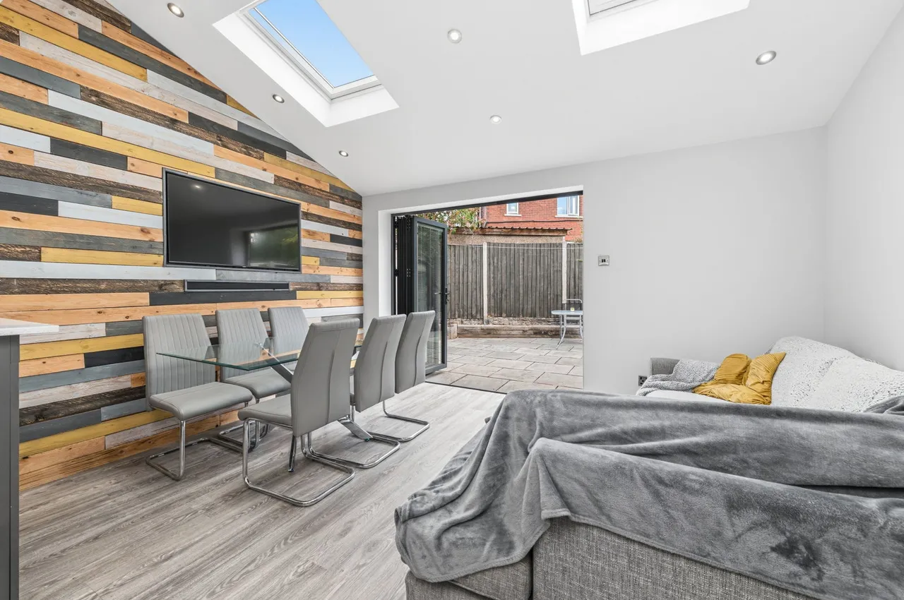 Whitebridge Avenue, Leeds, LS9 0EJ, photo 3