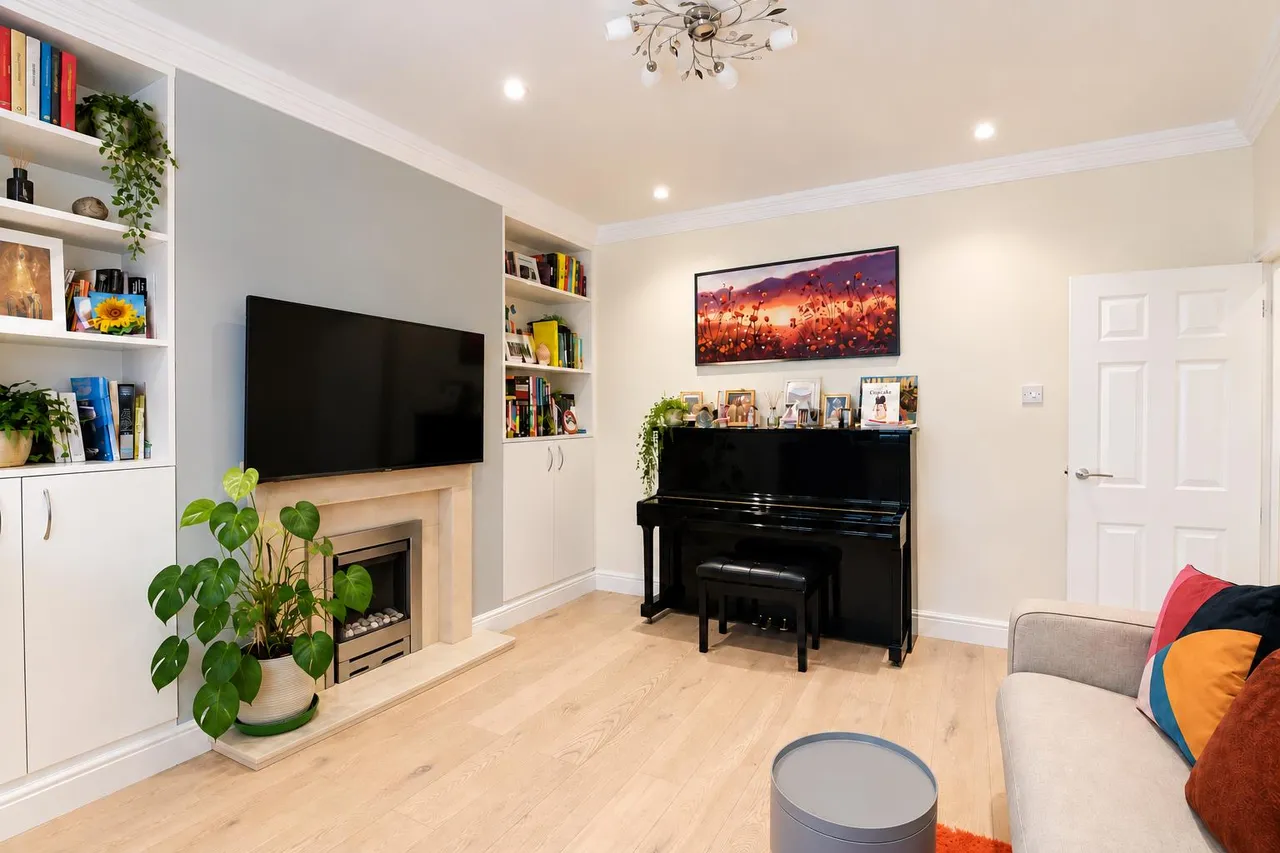 3 bed house for sale, Cowley Road, London, SW14
