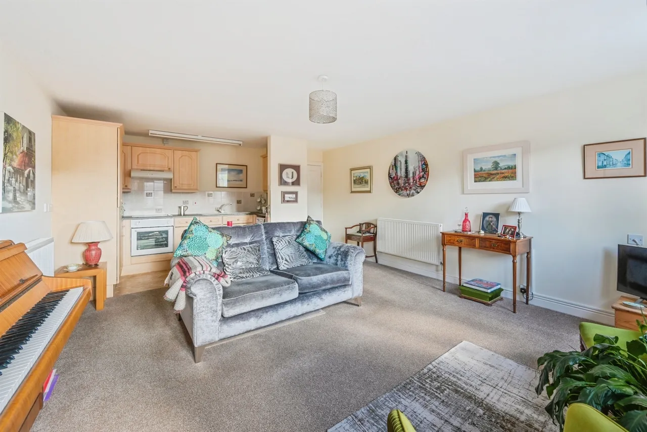 Chartley Court, Uttoxeter, photo 7