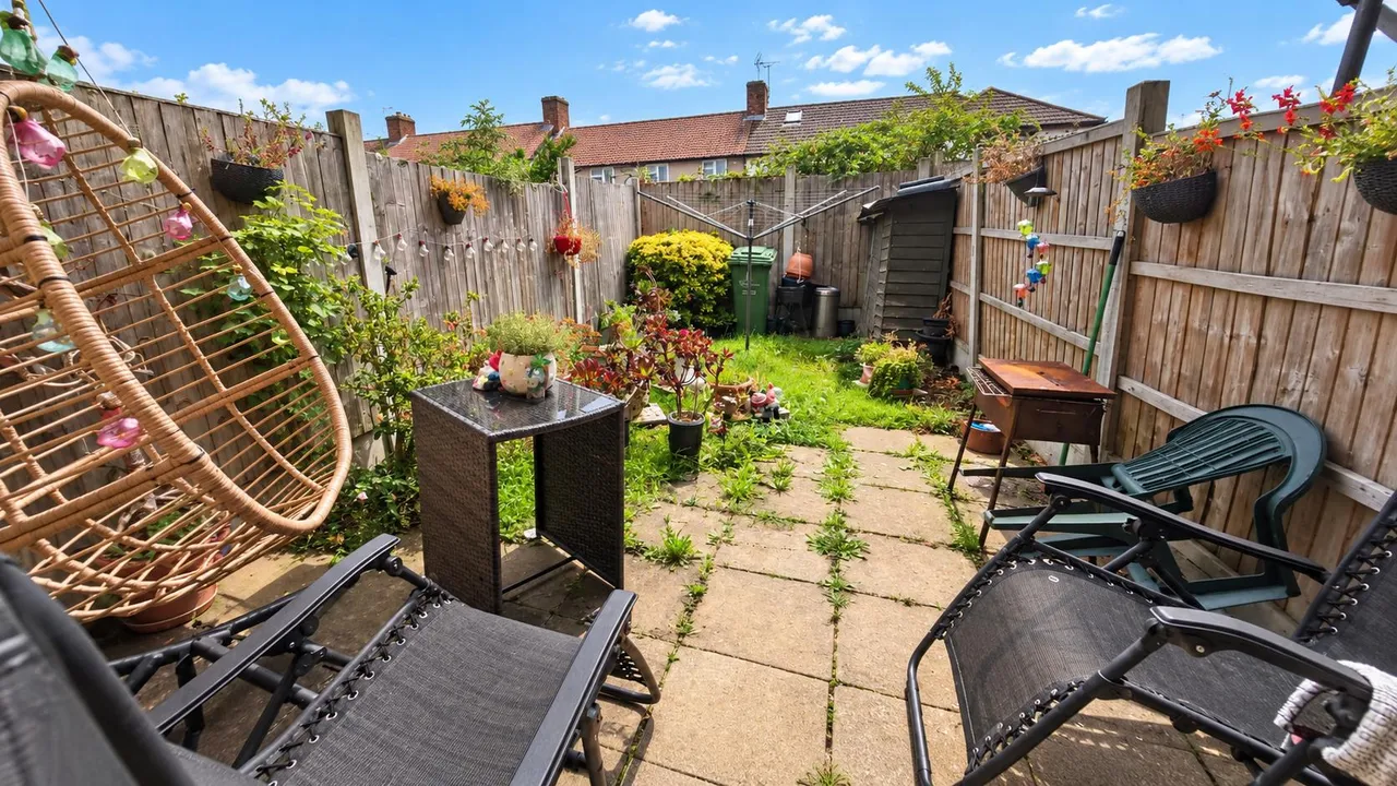 Joyners Close, Dagenham, RM9, photo 4