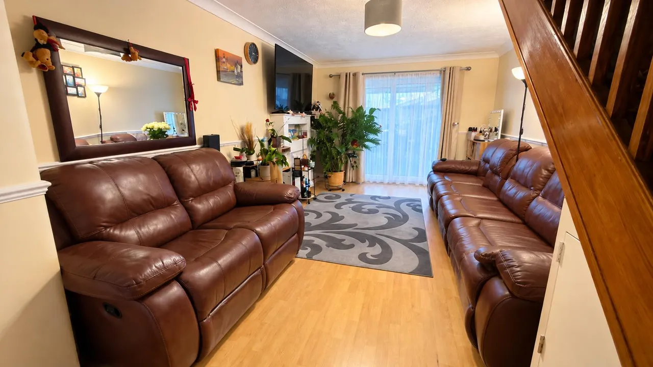 Joyners Close, Dagenham, RM9, photo 2
