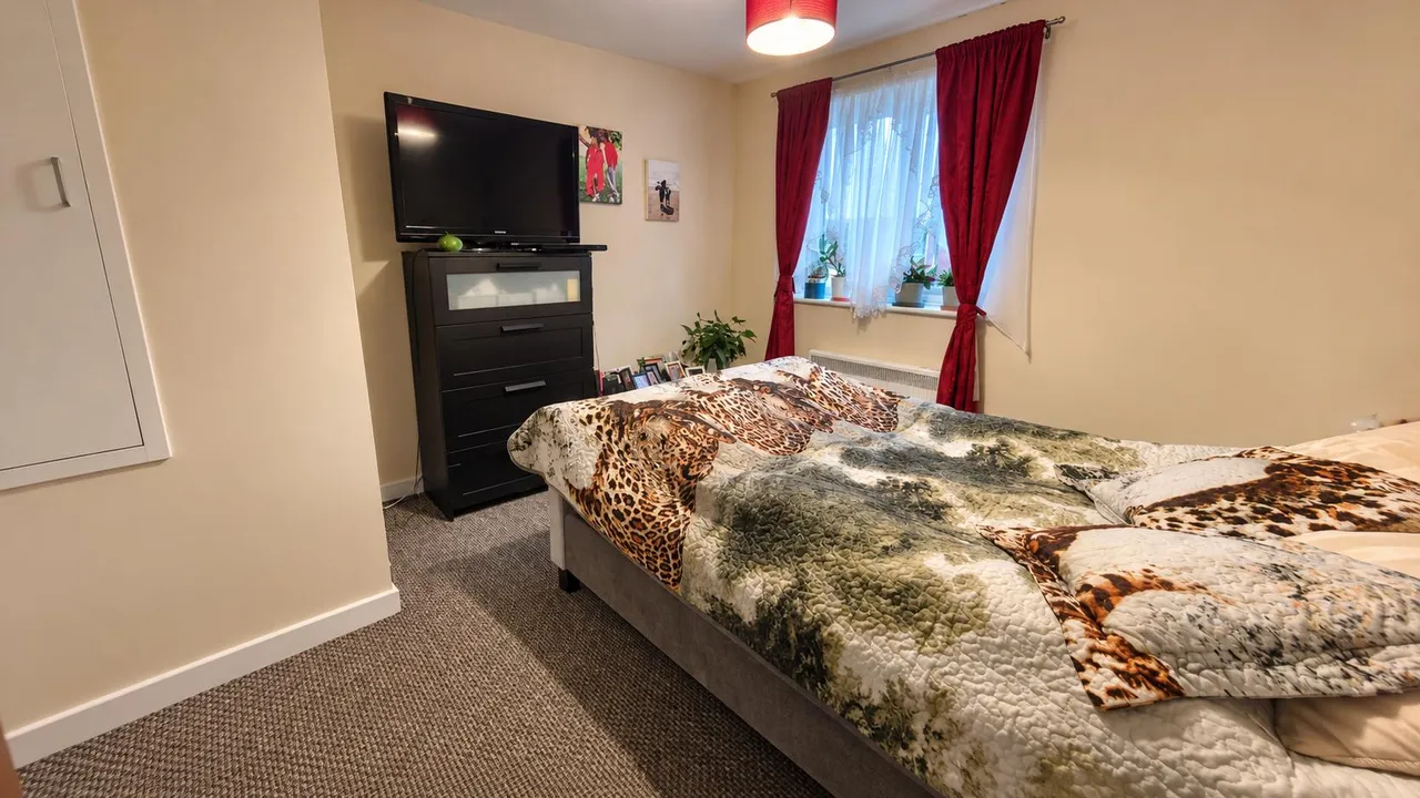 Joyners Close, Dagenham, RM9, photo 7