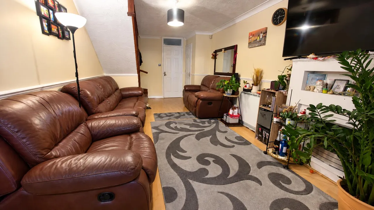 Joyners Close, Dagenham, RM9, photo 6