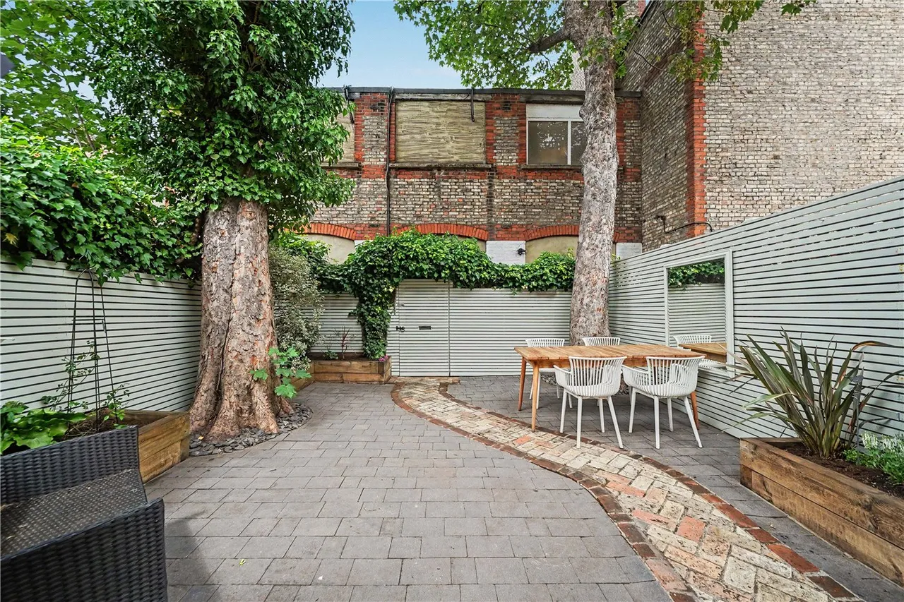 Topsfield Parade, Tottenham Lane, London, N8, photo 10