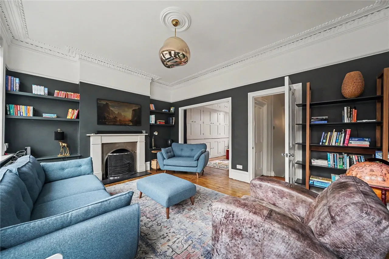Topsfield Parade, Tottenham Lane, London, N8, photo 11