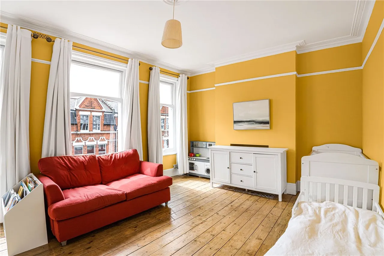 Topsfield Parade, Tottenham Lane, London, N8, photo 5