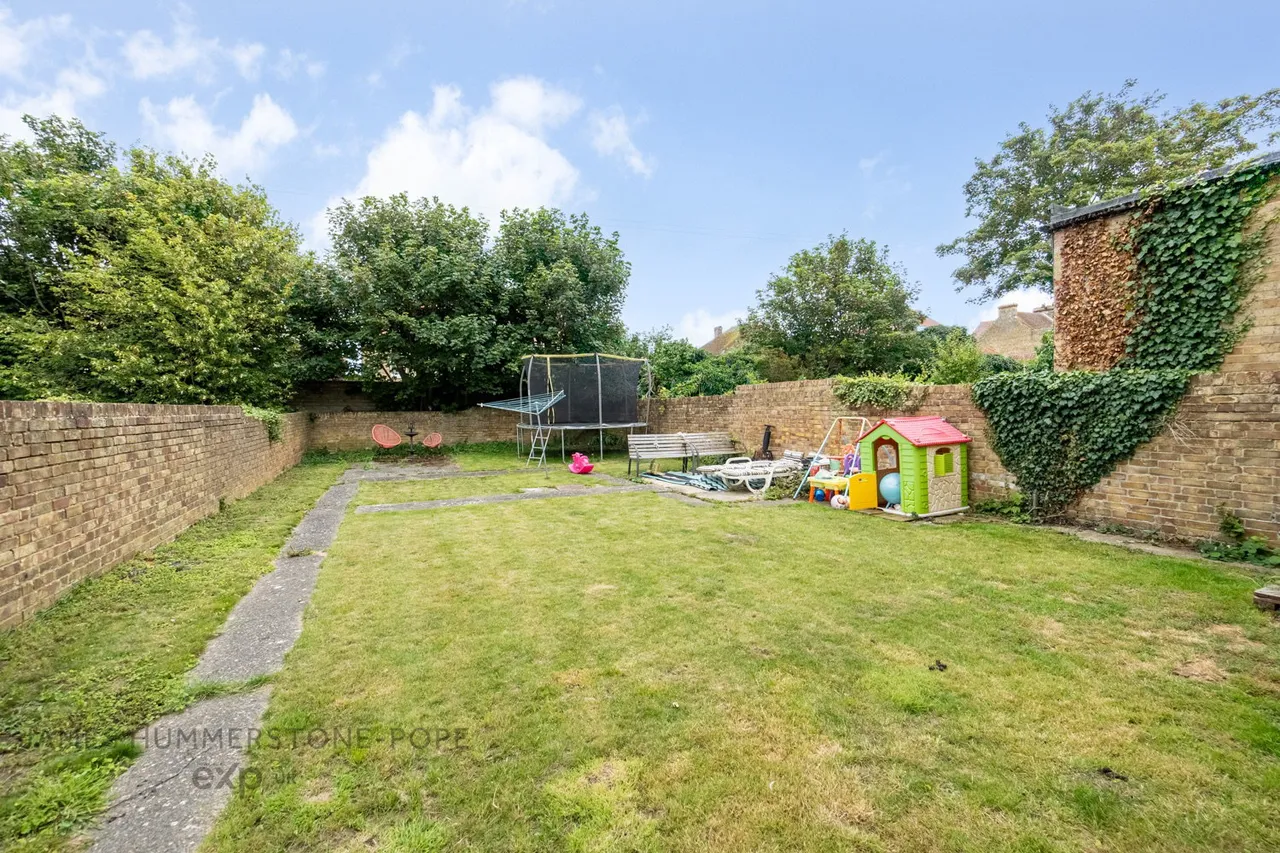Fantastic Maisonette, Surrey Road, Cliftonville, photo 9