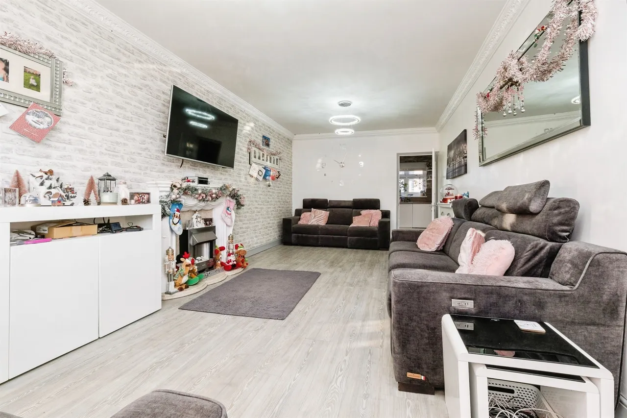Castle Avenue, Rainham, RM13, photo 12