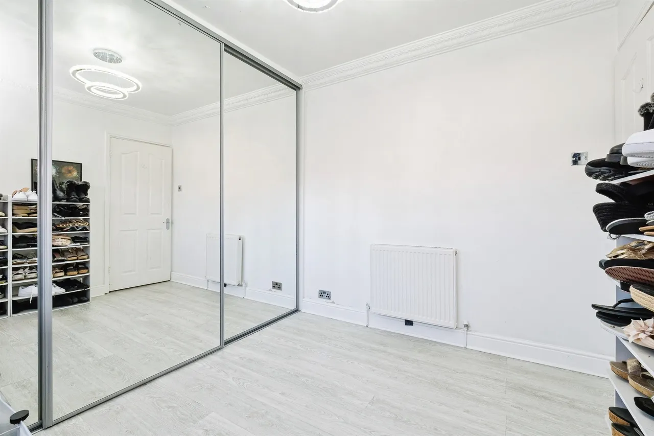 Castle Avenue, Rainham, RM13, photo 9