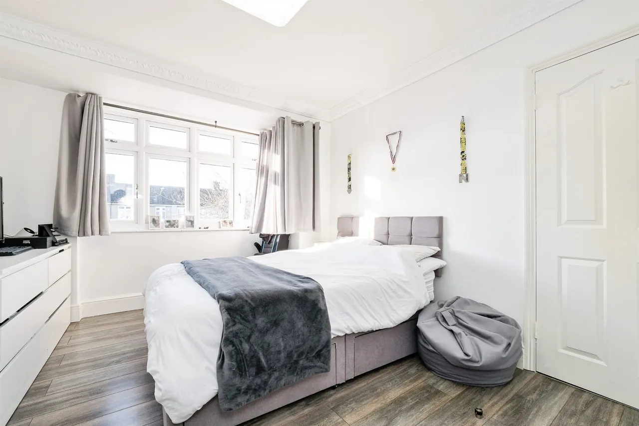 Castle Avenue, Rainham, RM13, photo 6