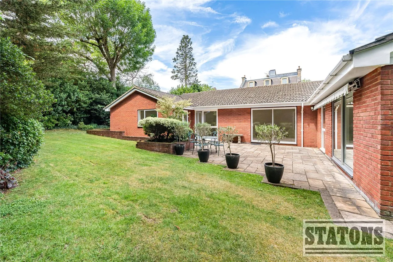 Oakleigh Park South, Whetstone, London, N20 9JU, photo 21