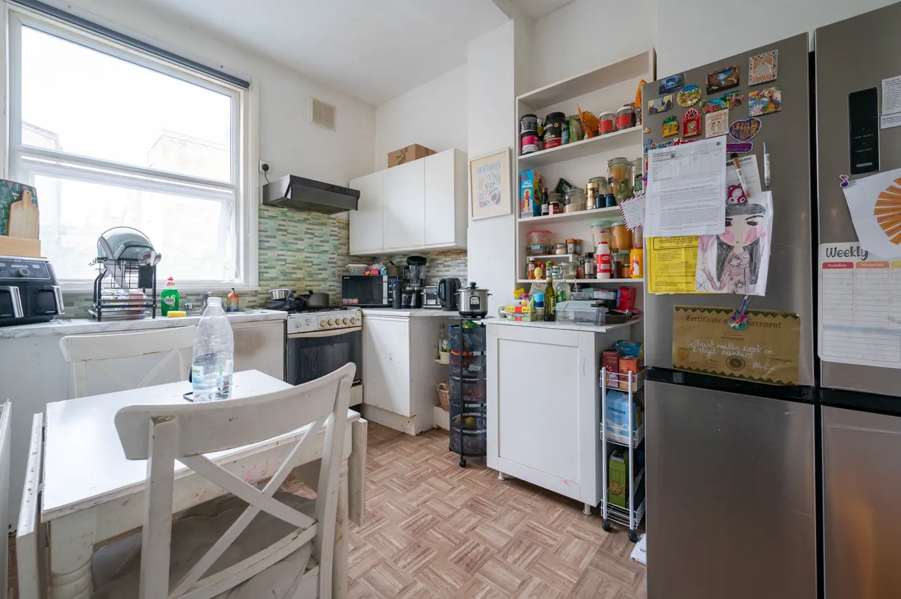 London, N16, photo 2