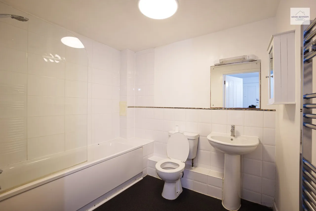 Flat 4, 8 Gareth Drive, London, N9 9YY, photo 7