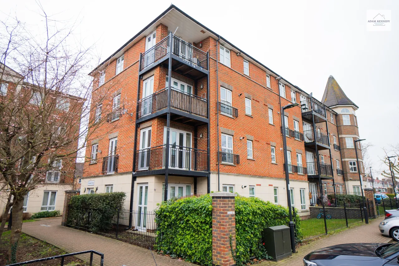 1 bed flat for sale — Flat 4, 8 Gareth Drive, London, N9 9YY