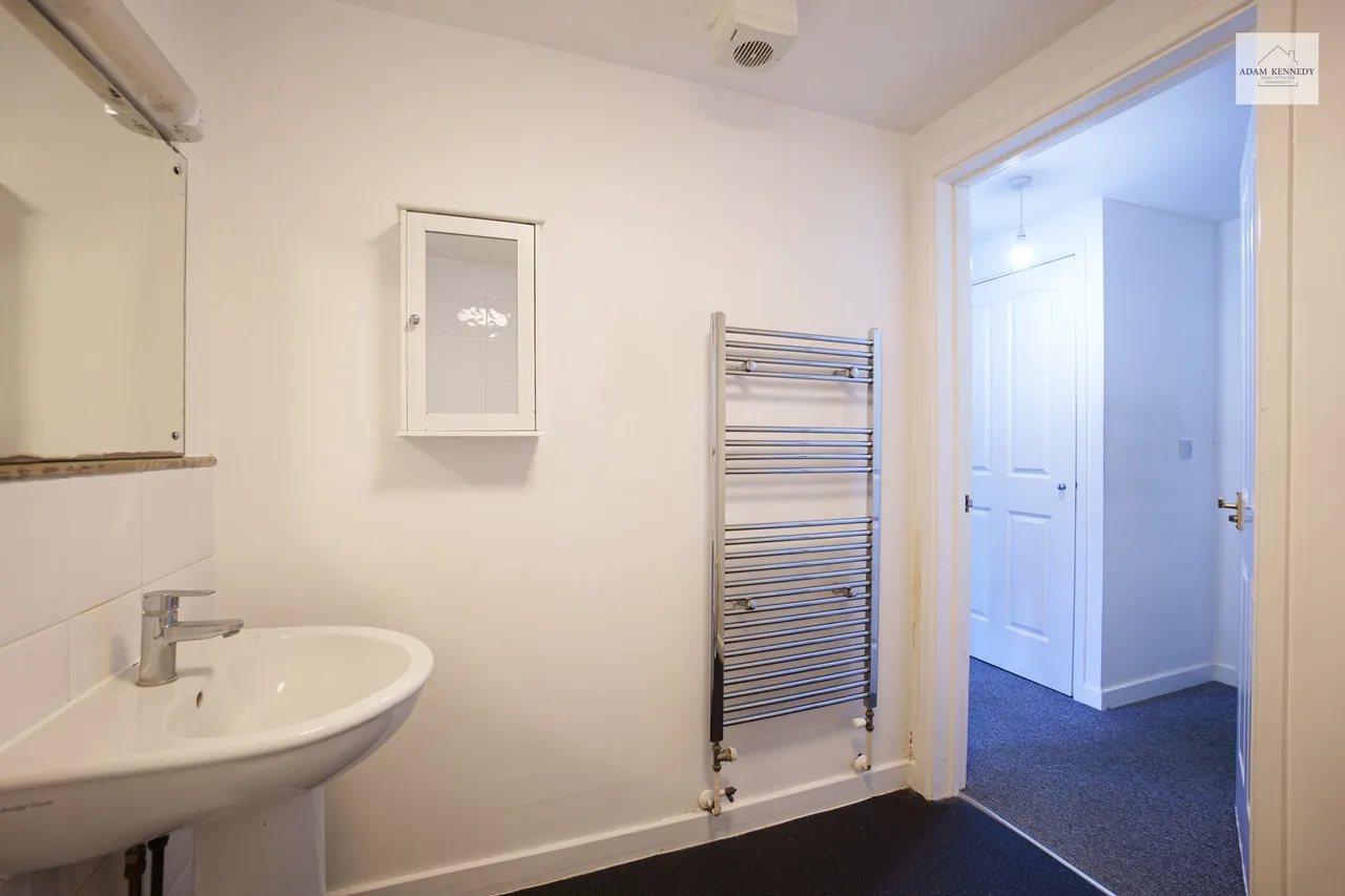 Flat 4, 8 Gareth Drive, London, N9 9YY, photo 11