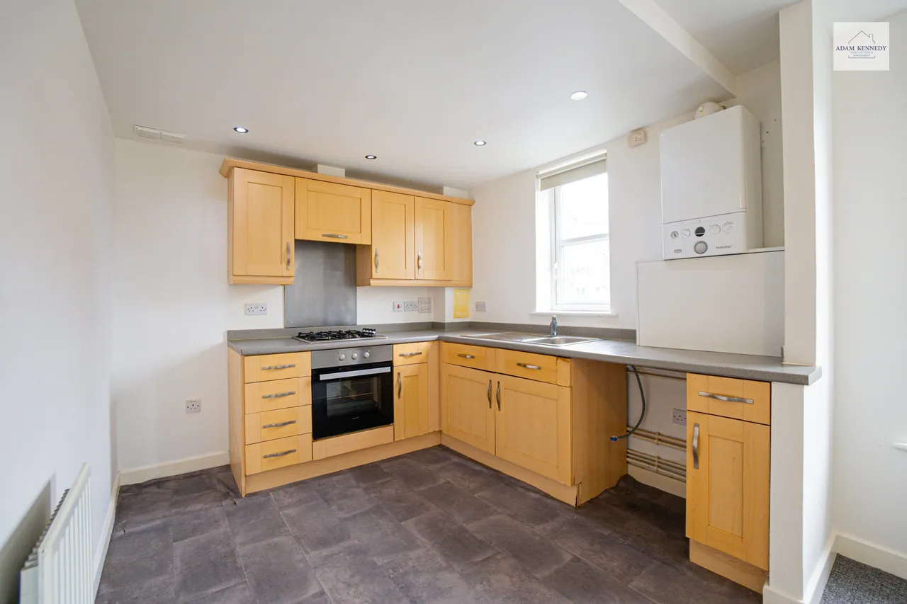 Flat 4, 8 Gareth Drive, London, N9 9YY, photo 3
