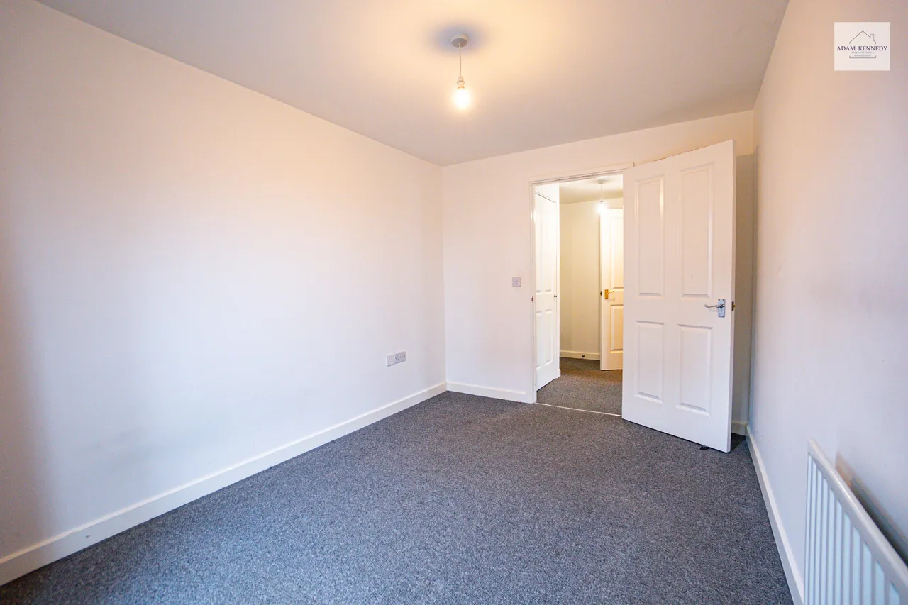 Flat 4, 8 Gareth Drive, London, N9 9YY, photo 9