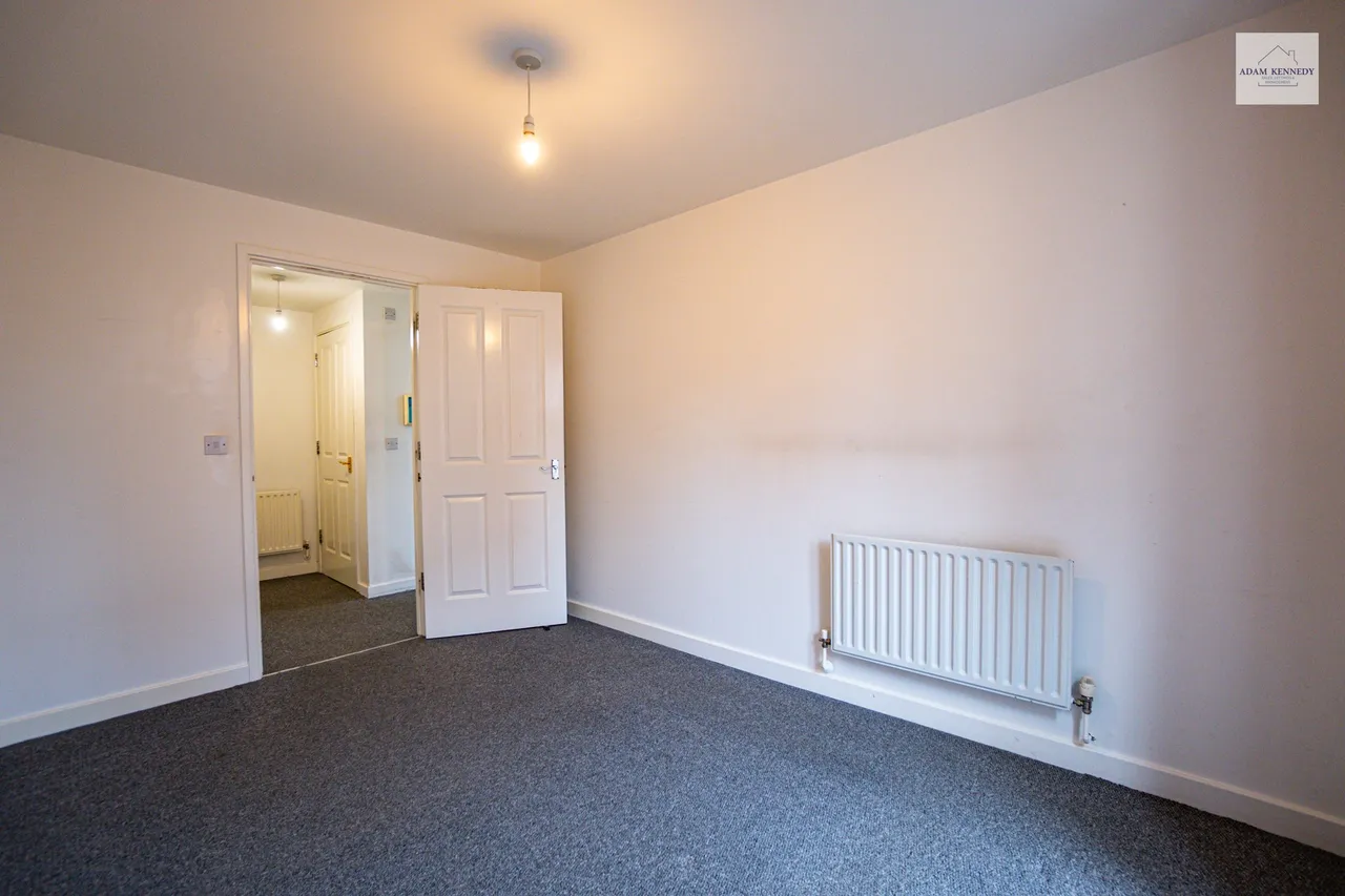 Flat 4, 8 Gareth Drive, London, N9 9YY, photo 8