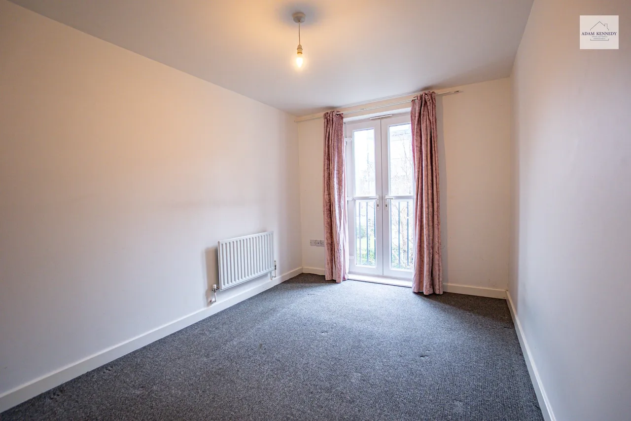 Flat 4, 8 Gareth Drive, London, N9 9YY, photo 4