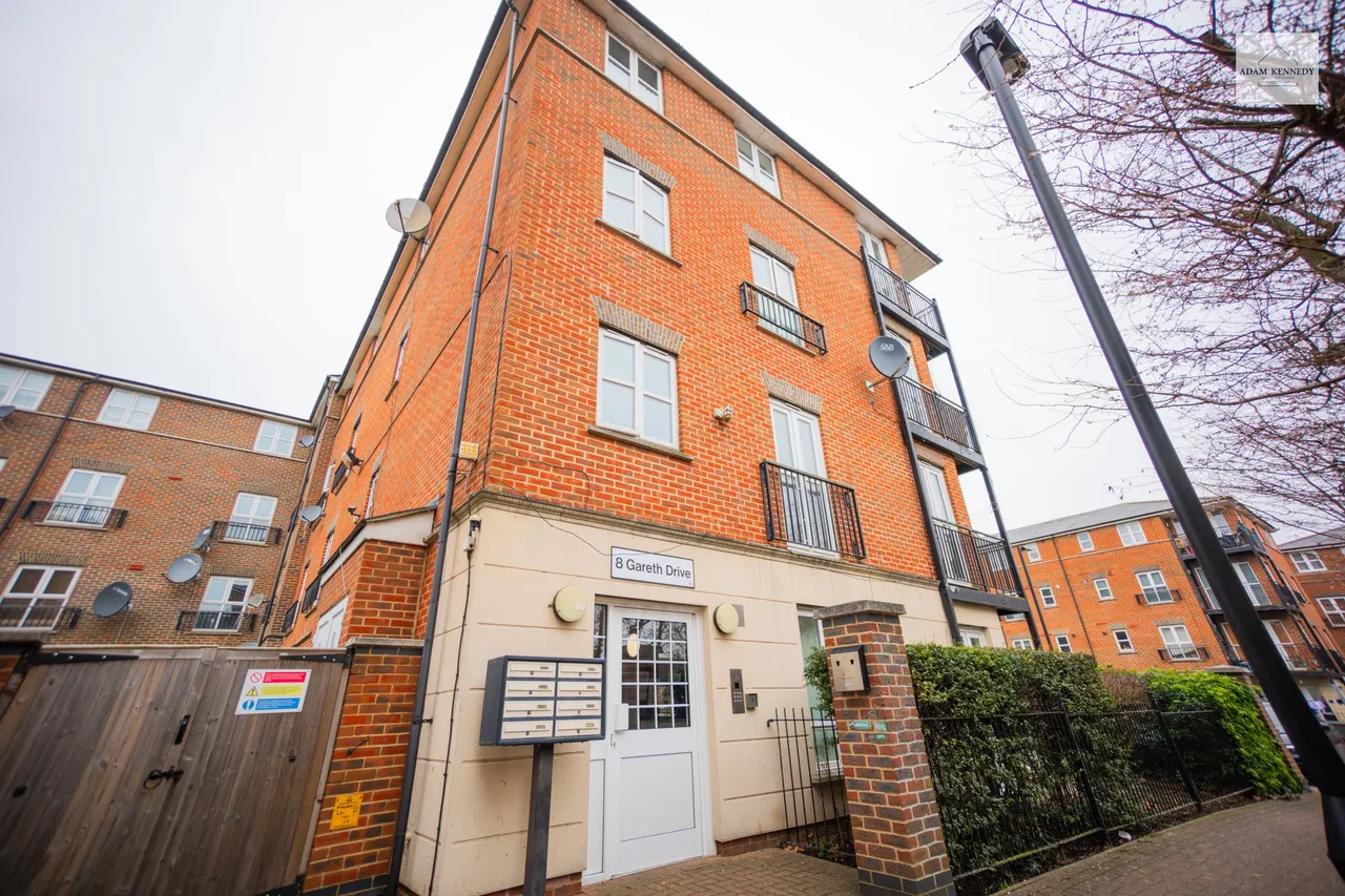 Flat 4, 8 Gareth Drive, London, N9 9YY, photo 15