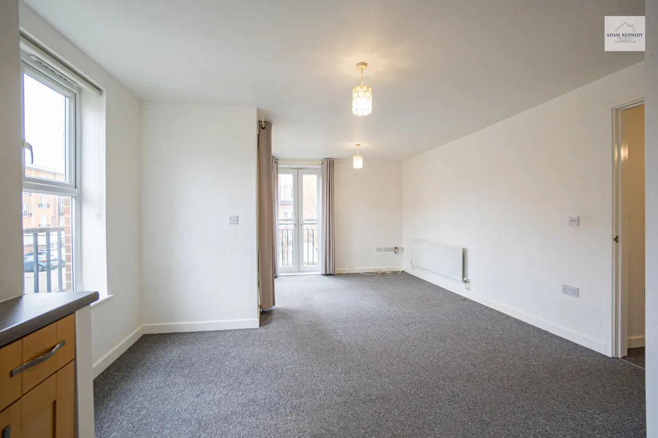 Flat 4, 8 Gareth Drive, London, N9 9YY, photo 2