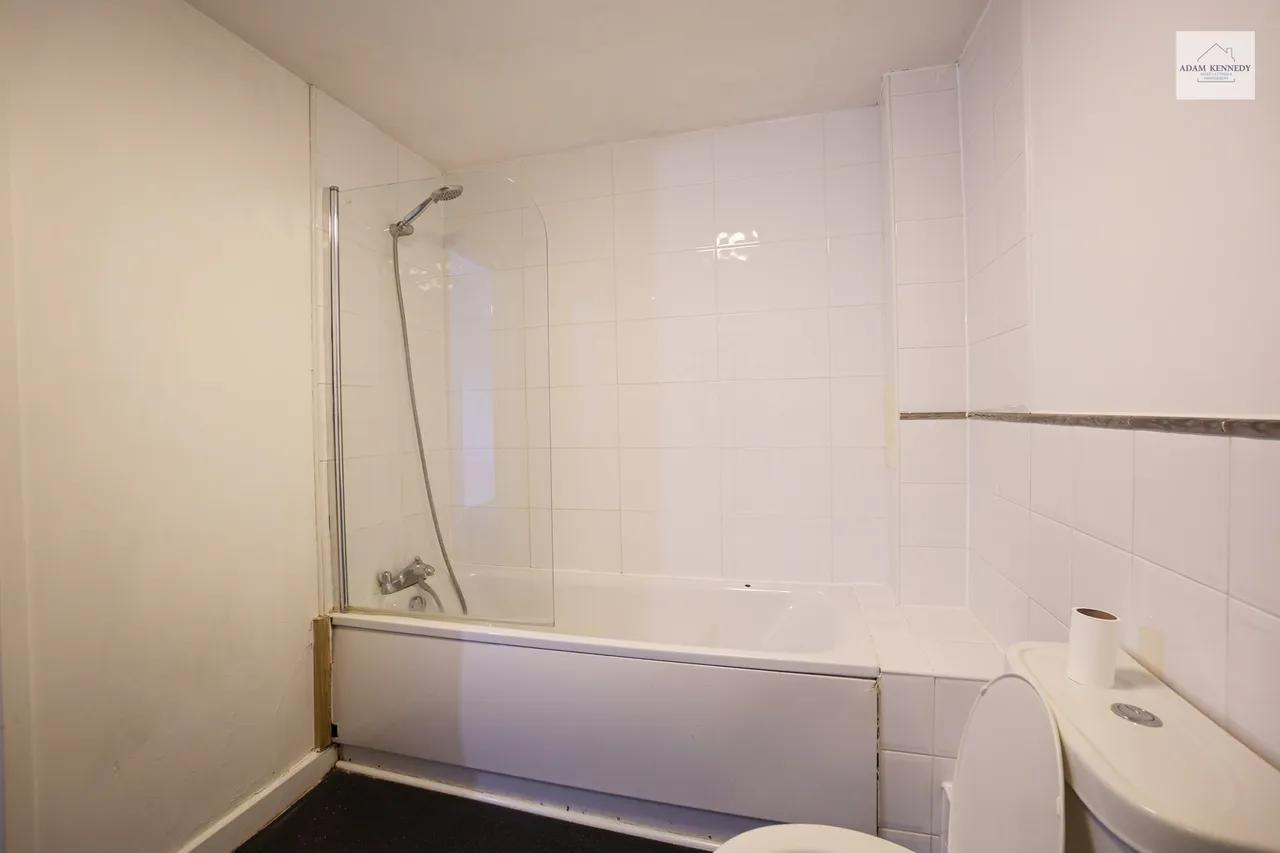 Flat 4, 8 Gareth Drive, London, N9 9YY, photo 12