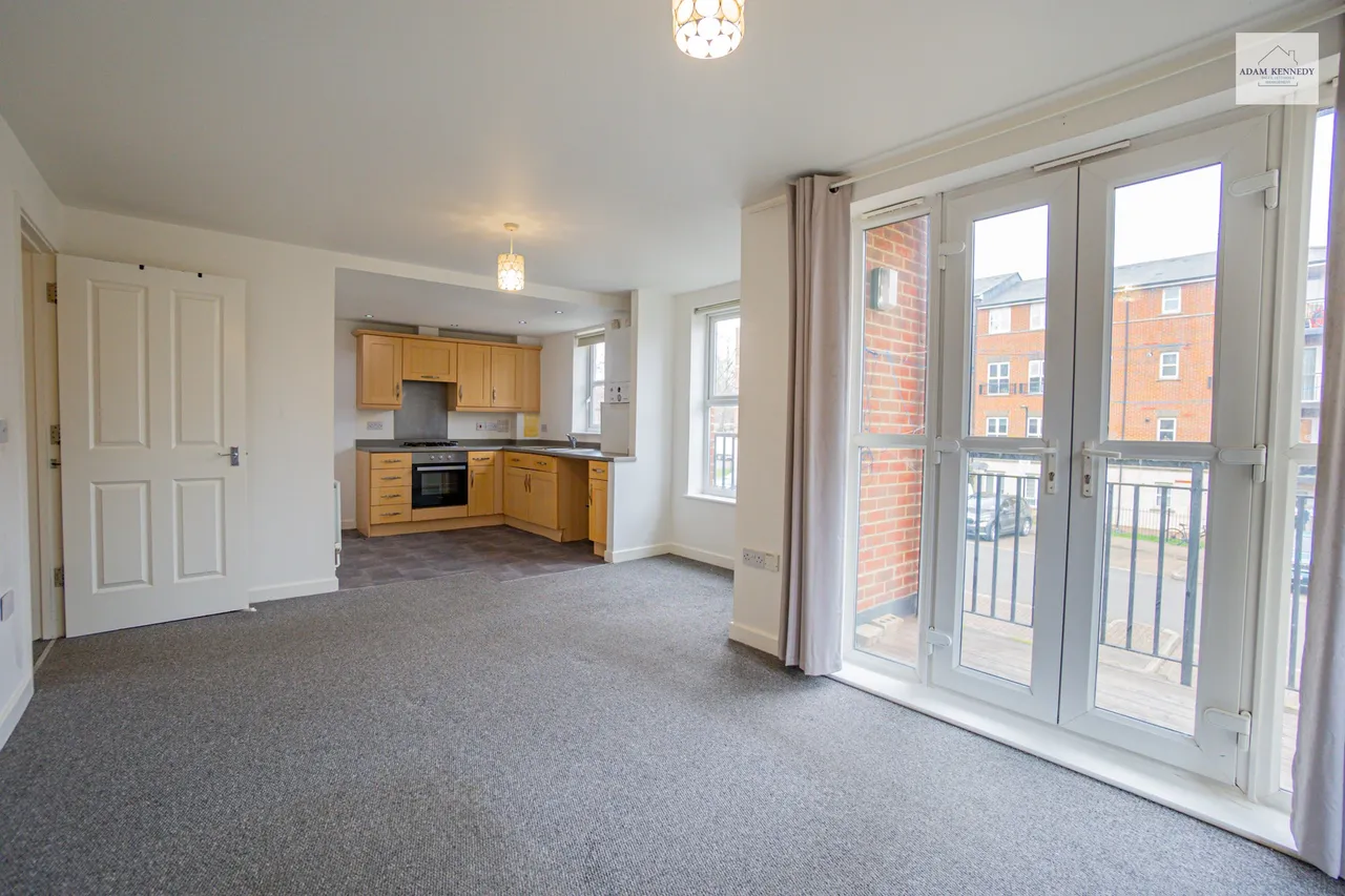 Flat 4, 8 Gareth Drive, London, N9 9YY, photo 10