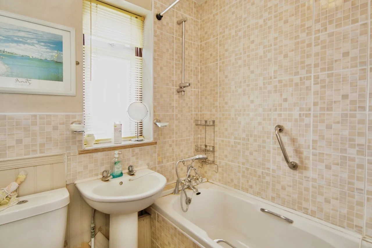 Surrey Road, Dagenham, Essex, RM10, photo 3