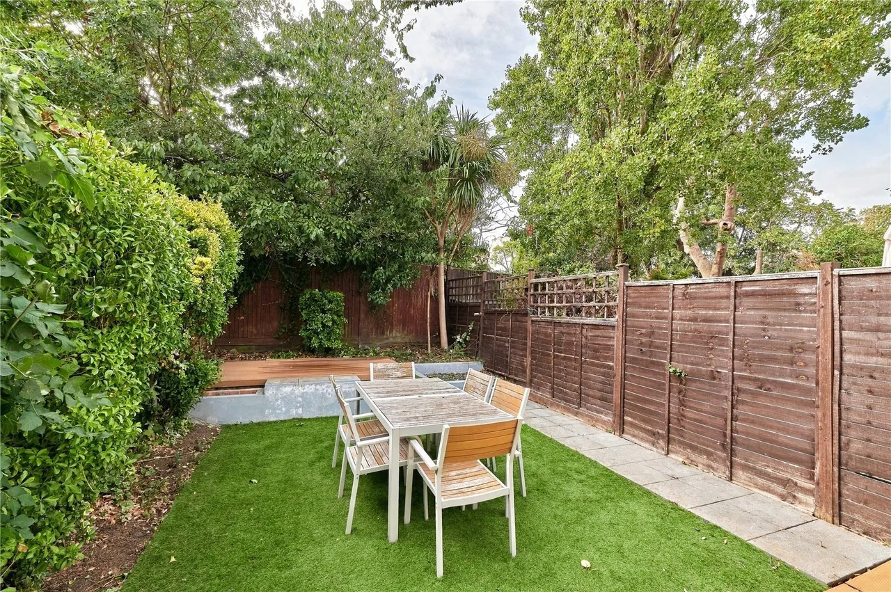 St. Francis Place, London, SW12, photo 2