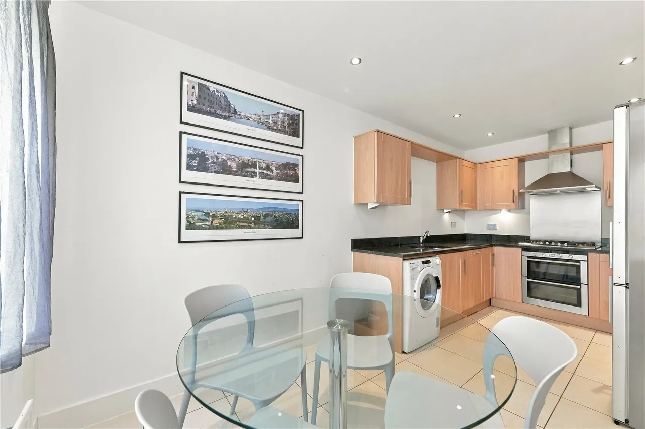 St. Francis Place, London, SW12, photo 8