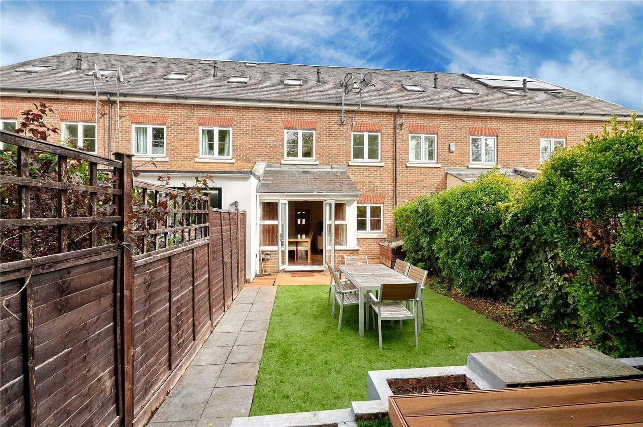 St. Francis Place, London, SW12, photo 22