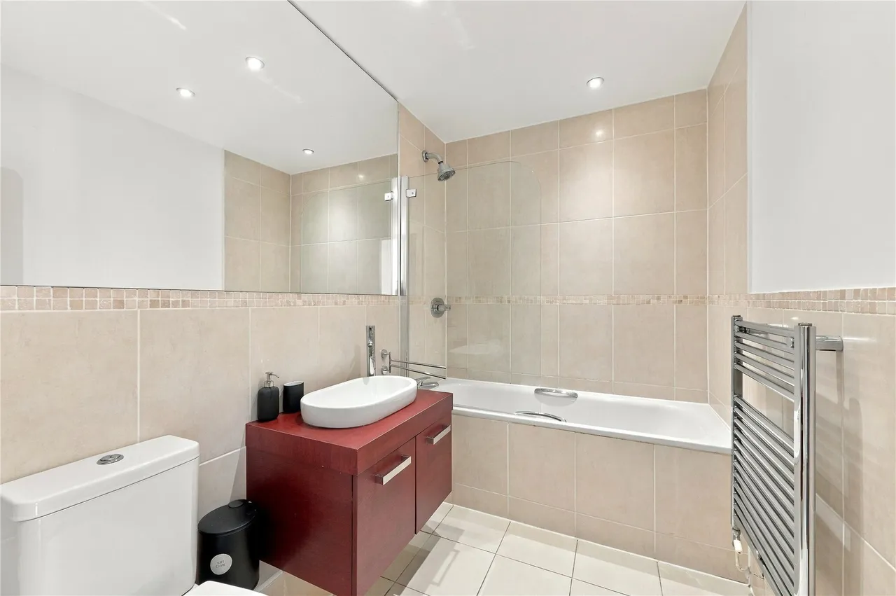 St. Francis Place, London, SW12, photo 21