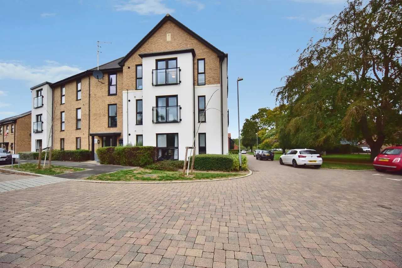 2 bed flat for sale, Hilder Street, Leybourne, ME19